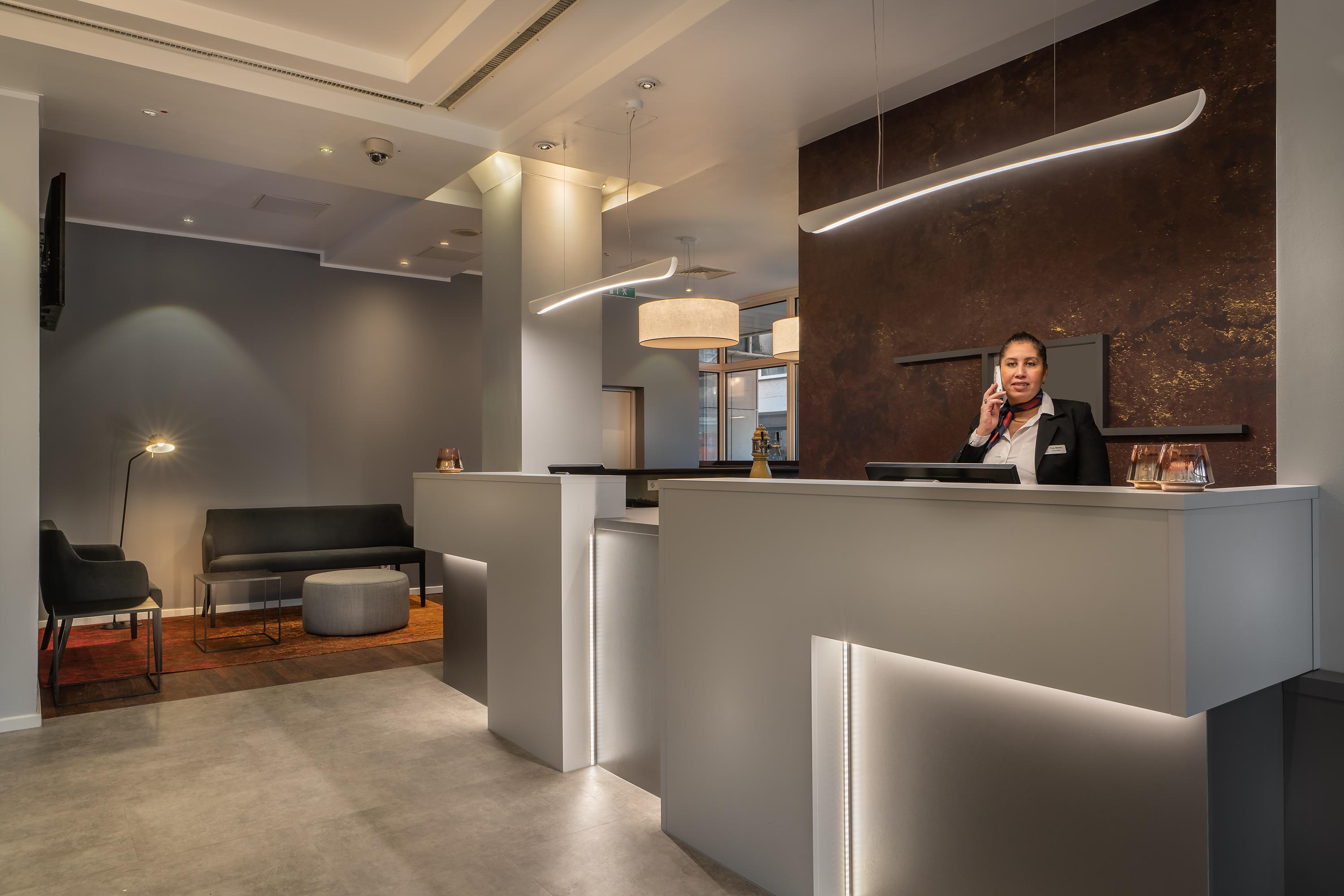 Select Hotel Wiesbaden City Ngoại thất bức ảnh