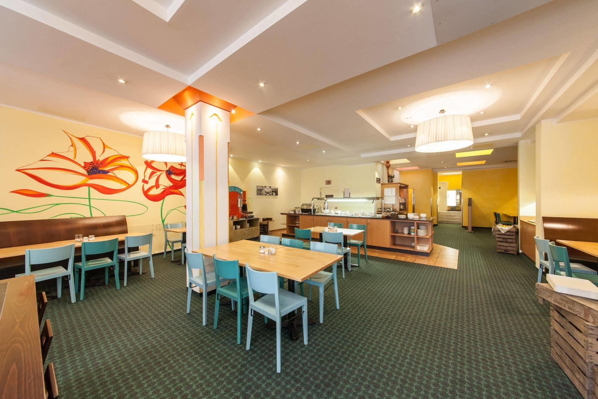 Select Hotel Wiesbaden City Ngoại thất bức ảnh