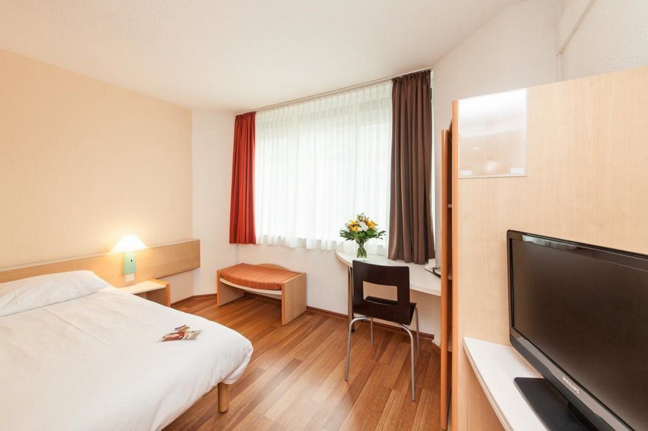 Select Hotel Wiesbaden City Ngoại thất bức ảnh