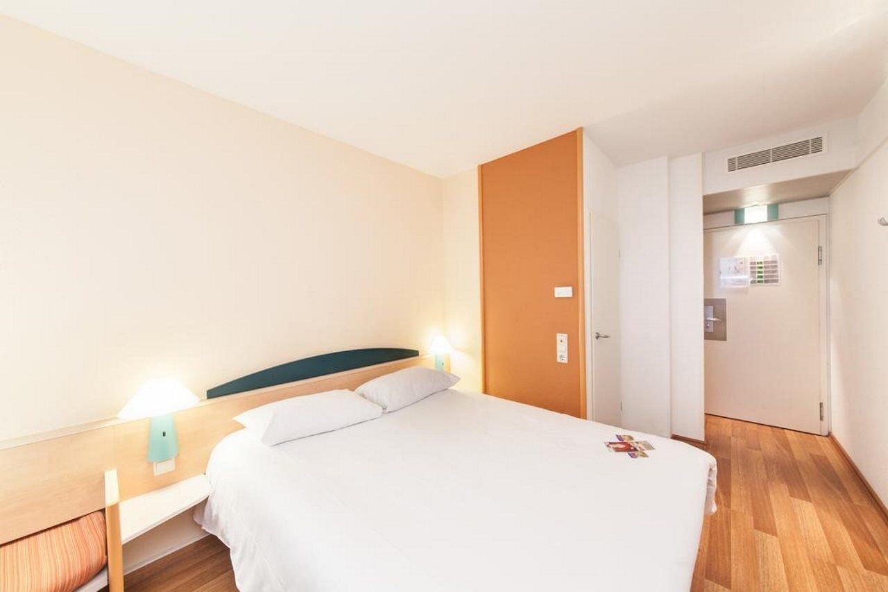 Select Hotel Wiesbaden City Ngoại thất bức ảnh
